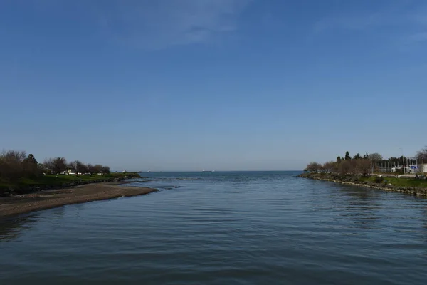 Rivière Coule Dans Mer — Photo