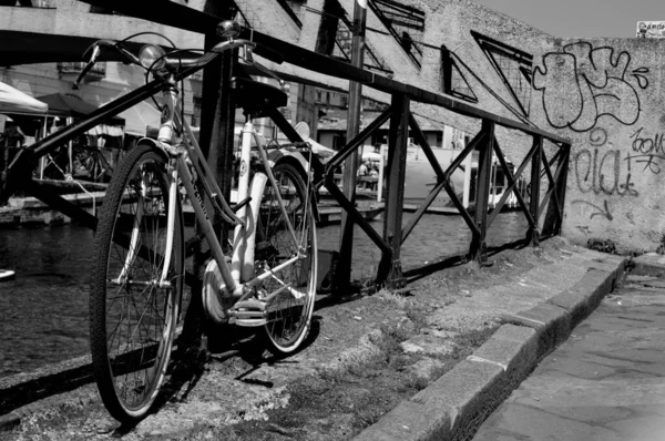 Una Bicicletta Milano Rower Mediolanie — Zdjęcie stockowe
