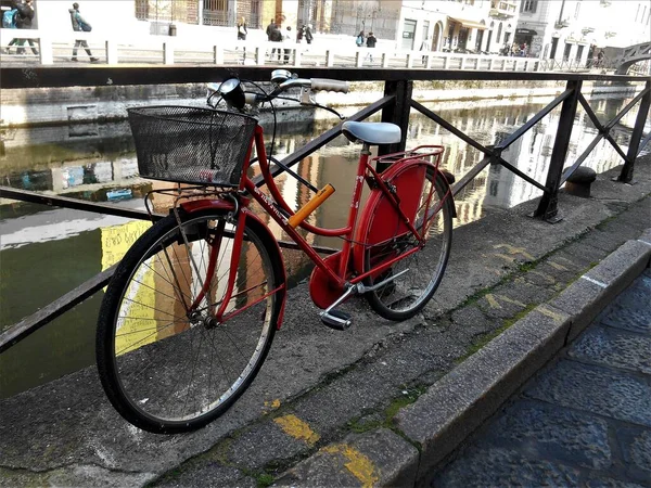 Una Bicicicletta Milano Een Fiets Milaan — Stockfoto