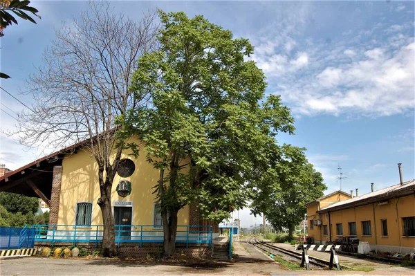 Milano Ferrovia - Milano Demiryolu