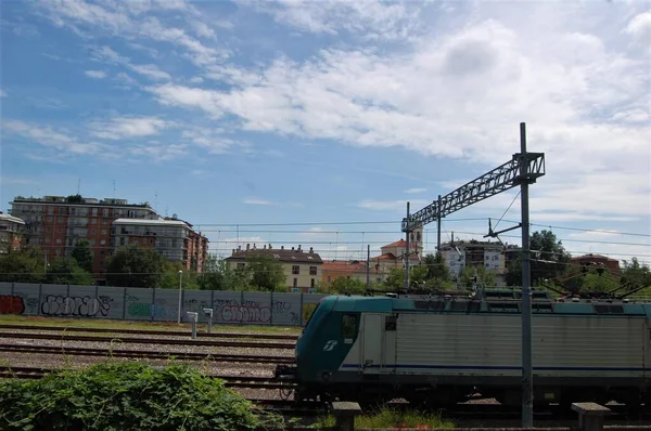 Milano Ferrovia - Milano Demiryolu