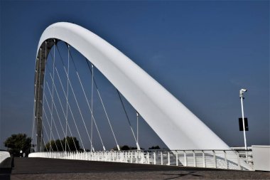 Alessandria ponte vero la citatdella militare