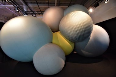     Milamo Fuori Salone Milano hafta tasarımı