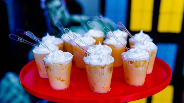 Kırmızı düğün ve doğum günü kekleri Bizcochitos rojos de bodas y cumpleaos 