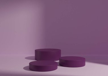 Ürün gösterisi için üç koyu mor podyum ya da açık mor zemin üzerinde duruyor. Ürün gösterimi için minimum bileşim 3D oluşturma modeli. Pencere ışığı sağdan geliyor.