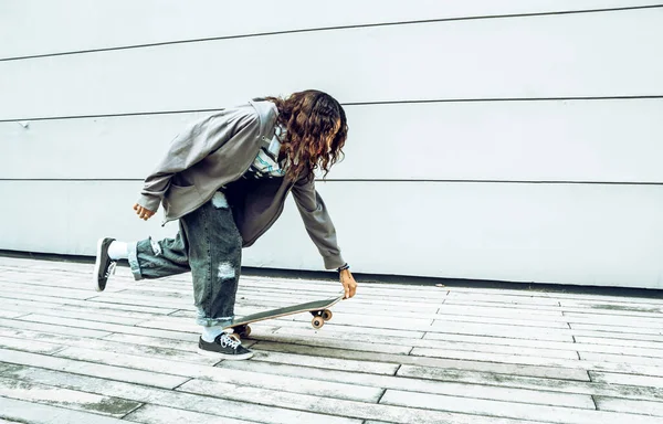 Young Woman Skateboard Street — Stock Photo, Image