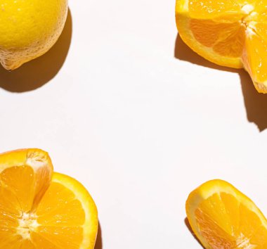 Limonun düz arkaplanı ve 