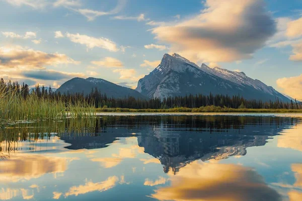 Sunrise Reflections Banff Mountain Lake Summer — Photo