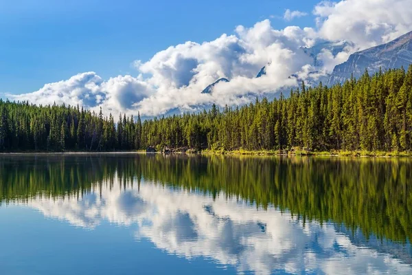 Réflexions Sur Montagne Lac Herbert Banff — Photo