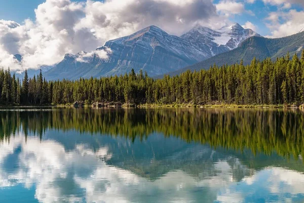 Panoramic Mountain Reflections Alberta Lake — Stock Photo, Image