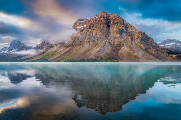 Nuageux Lever Soleil Bow Lake Mountain Reflections — Photo