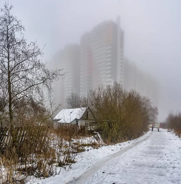 Ein Nebliger Wintermorgen Einem Neuen Stadtteil Von Petersburg — Stockfoto