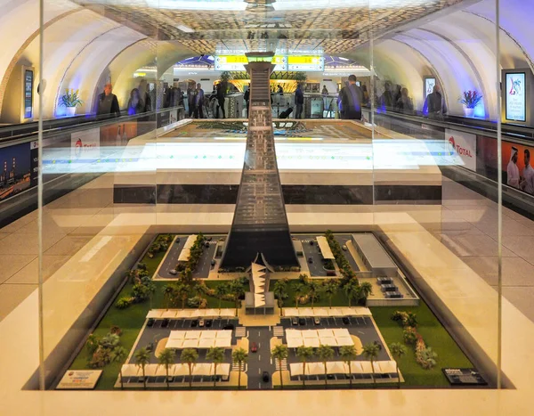 Abu Dabi Uluslararası Havaalanı. Abu Dabi, Birleşik Arap Emirlikleri. 27 Ocak 2014. Etihad Havayolları için ev portu.