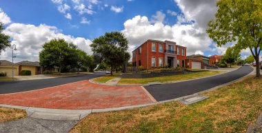 1 Benmara Crest, Narre Warren South, Victoria, Avustralya. 20 Ocak 2014. Melbourne Banliyölerinde yaz yürüyüşü, Narre Warren South. 