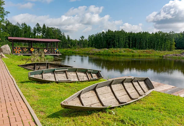 Sula köyü, 14, Stolbtsovsky bölgesi, Minsk bölgesi, Belarus. 9 Ağustos 2019. Orta Çağ 'dan kalma Varangian yolcularının yeniden inşa edilmiş bir yerleşim yeri. 