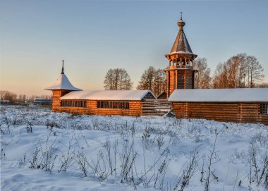 Leningrad bölgesindeki Nevsky orman parkında bulunan Katedral. 16 Aralık 2012. 
