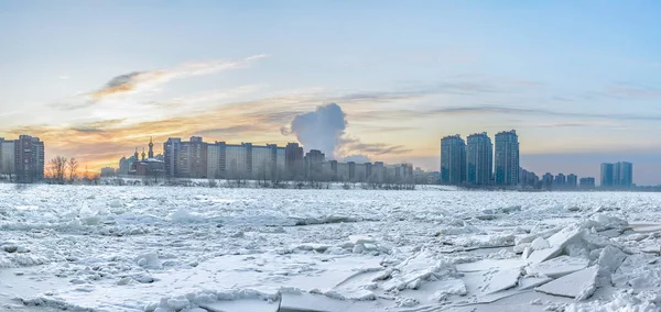 View Residential Buildings Rybatskoye District Petersburg Right Bank Neva River — Stock Photo, Image