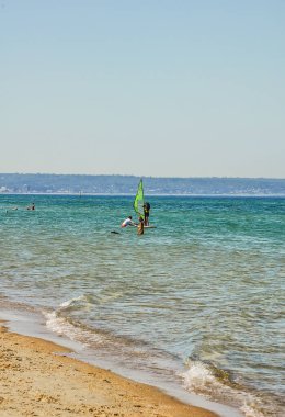 Avustralya 'da Pasifik Okyanusu' nda sakin Chelsea 'de plajda, Victoria. 