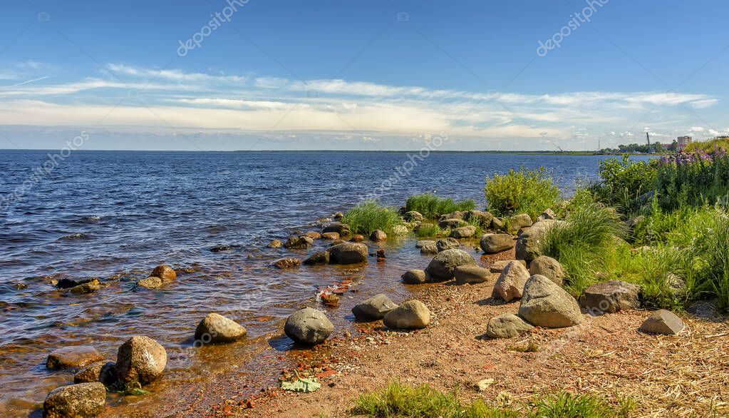 Lago Ladoga se encuentra en el noroeste de Rusia. Es el lago de agua
