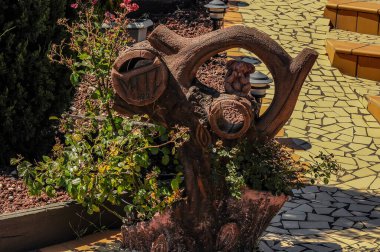 Avustralya 'daki evlerin yakınlarındaki çeşitli yazışmalar için alışılmadık kutular. 