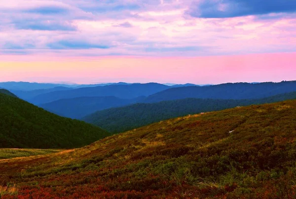 Niesamowite Letnie Krajobrazy Niesamowity Zachód Słońca Piękne Tło Natury Górach — Zdjęcie stockowe