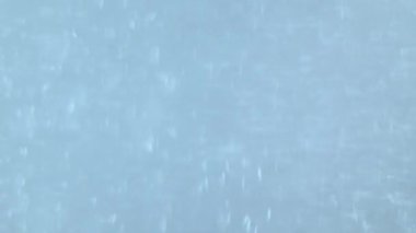 Özet temiz sıvı akışı kaynayan su arkaplanı