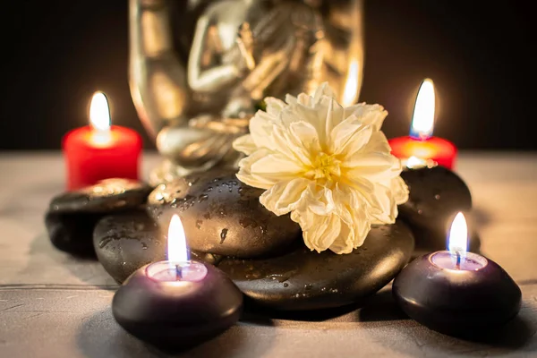 Svíčky Černé Oblázky Pro Zenovou Atmosféru — Stock fotografie
