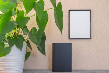 Boş boşluklu fotoğraf çerçevesi. Mesaj, davetiye, dilek, fotoğraf yazmak için..