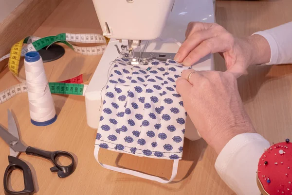 Fabricación Máscaras Lavables Para Protección Cara Contra Virus Covid Coronavirus —  Fotos de Stock