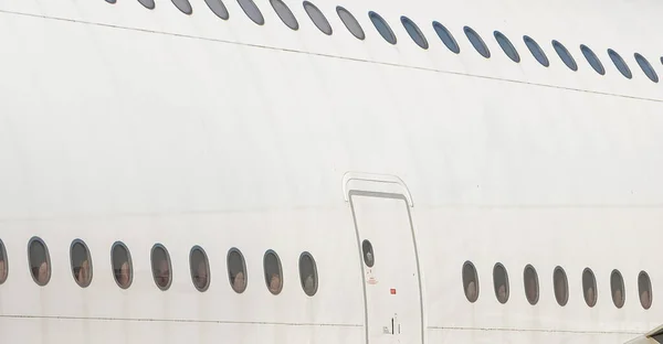Bir Uçağın Pencerelerinin Görüntüsü — Stok fotoğraf