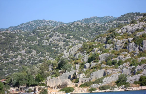 Roccia Nel Mar Mediterraneo — Foto Stock