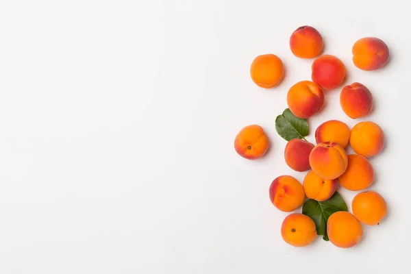 Flat Lay Ripe Apricots White Background Top View — Foto de Stock