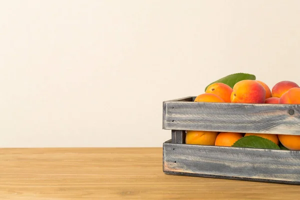 Composition Ripe Apricots Wooden Table — Foto de Stock