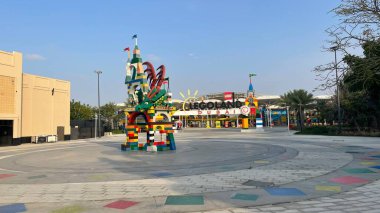 Dubai, Dubai marinası, Dubai parkları, parklar, parklar ve oteller, güneşli, hava, gökyüzü, mavi gökyüzü, güzellik, nehir kenarı