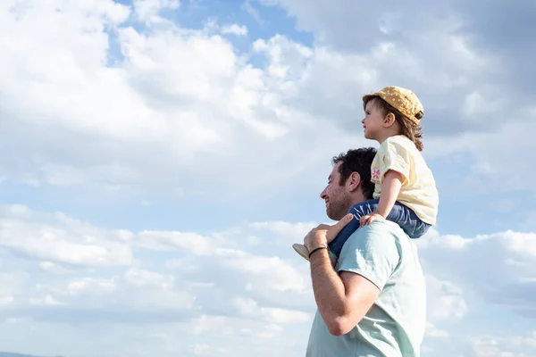 Side View Father Carrying Her Little Daughter Shoulders Background Blue — Stock Photo, Image