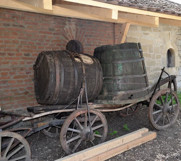 Staré Nástroje Sudy Kočáry Používané Zemědělci Srbsku — Stock fotografie