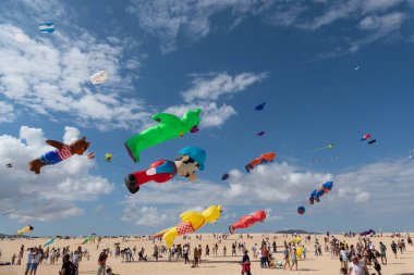 Corralejo, İspanya; 14 Kasım 2021: Corralejo Uluslararası Kite Festivali 2021