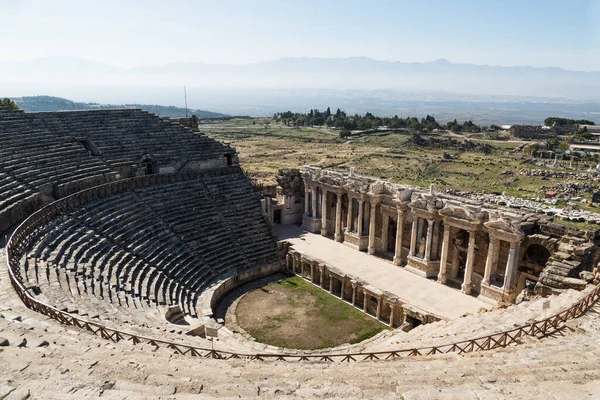 Hierapolis tiyatrosu, Pamukkale 'deki antik Yunan kenti, Türkiye