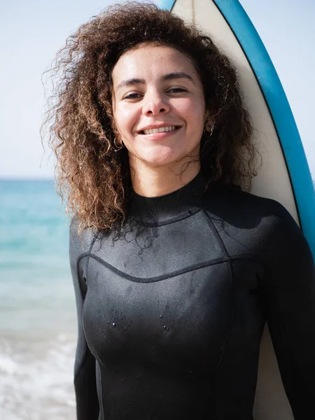 Young Surfer Woman Afro Hair Portrait — 스톡 사진