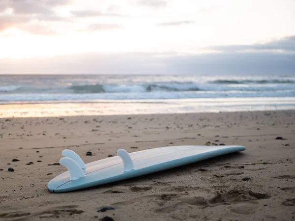 Surfboard Left Beach — Stockfoto
