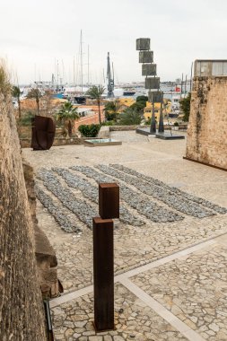 Palma de Mallorca, İspanya; 30 Ocak 2021: Es Baluard Çağdaş Sanat Müzesi avlusu