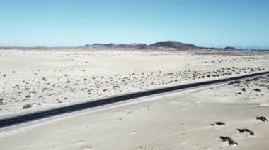 Corralejo Sand Dunes yol manzaralı, Fuerteventura