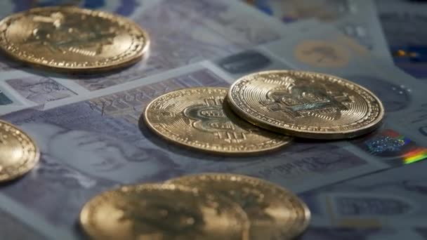 Bitcoin Btc Bozuk Para Pound Luk Banknotlar Üzerinde Dönüyor Dijital — Stok video