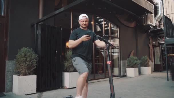 Tourist Man Electric Scooter Phone Hand New Sharing Business Project — Video