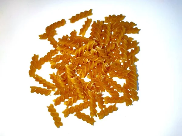 Pates sur fond blanc