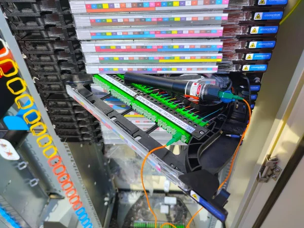 Test connexion laser sur tiroir dans PMZ - Fibre optique