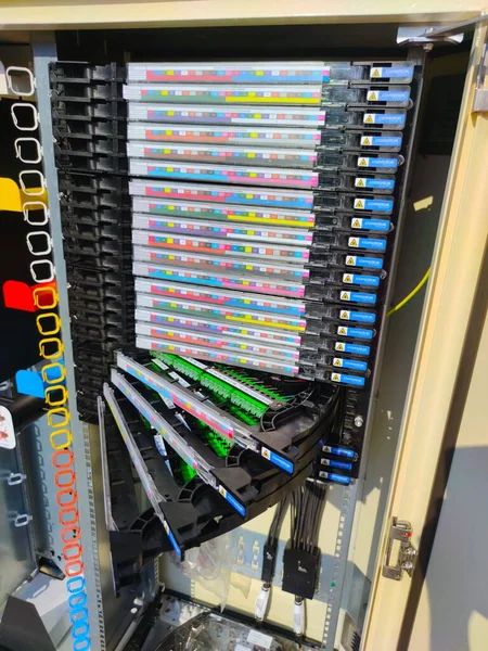 Tiroirs fibre optique dans PMZ