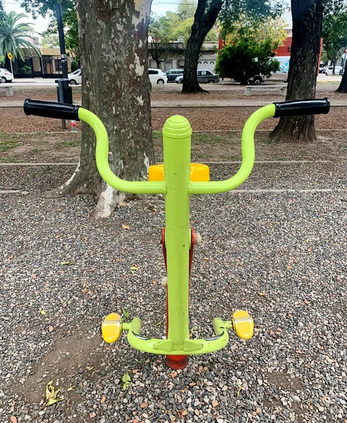 Juego para infantes on la plaza