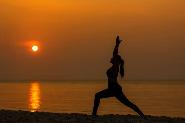 Livsstil Kvinna Yoga Motion Och Poserar För Friskt Liv Ung — Stockfoto