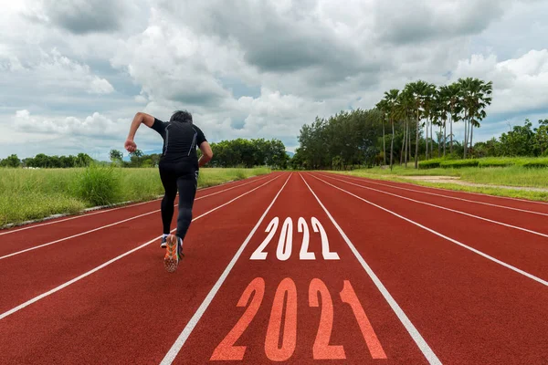 Start New Year 2022 Start Runner Man Running Race Track — Stock Photo, Image